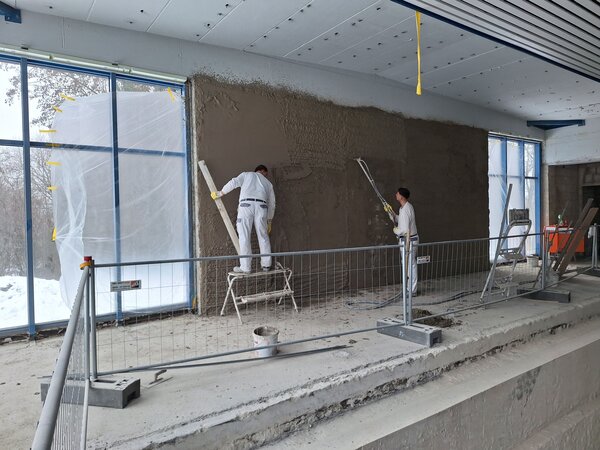 Bild vergr&ouml;&szlig;ern: Putzen im Badebereich