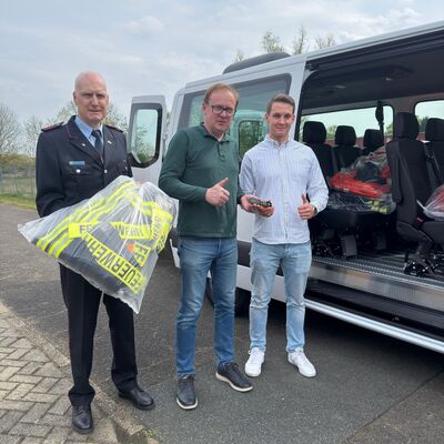 Bild vergr&ouml;&szlig;ern: Fahrzeug und Feuerwehrkleidung f&uuml;r Truskavets