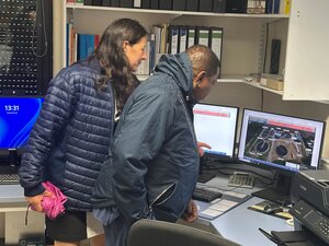 Bild vergr&ouml;&szlig;ern: Samtgemeindeb&uuml;rgermeisterin und Botschafter im Kl&auml;rwerk