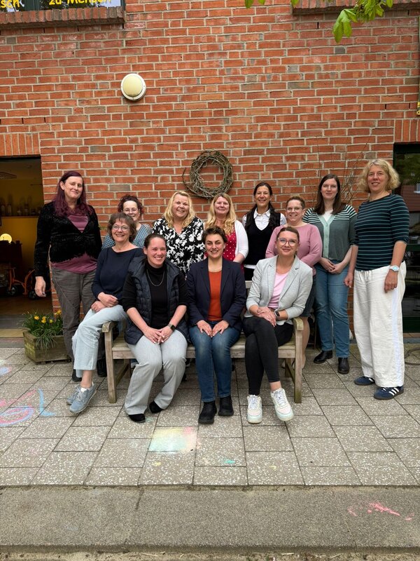 Bild vergr&ouml;&szlig;ern: Die teilnehmenden Damen von der Veranstaltung Frauen.Kommune.Zukunft