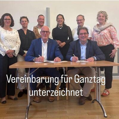 Bild vergr&ouml;&szlig;ern: Unterzeichnung Vereinbarung Ganztag
