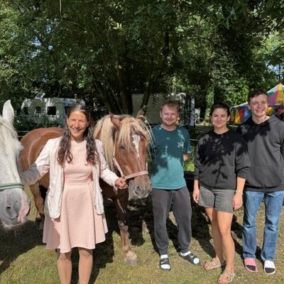 Bild vergr&ouml;&szlig;ern: Ponytreck - So und Orga-Team