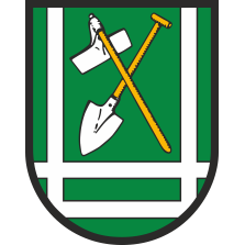 Wappen Adelheidsdorf. Dunkelgrüner Untergrund, 2 weiße Quer- und Längsstreifen, Schaufel und Hacke